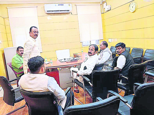 ప్రభుత్వంపై కాంగ్రెస్‌ అవిశ్వాస తీర్మానం 1