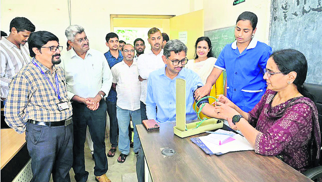 బేస్‌బాల్‌ జాతీయ స్థాయి విజేతకు జేసీ అభినందనలు 1
