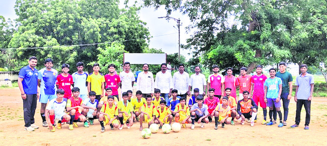 ఫుట్బాల్ క్రీడాకారుల ఎంపిక
1