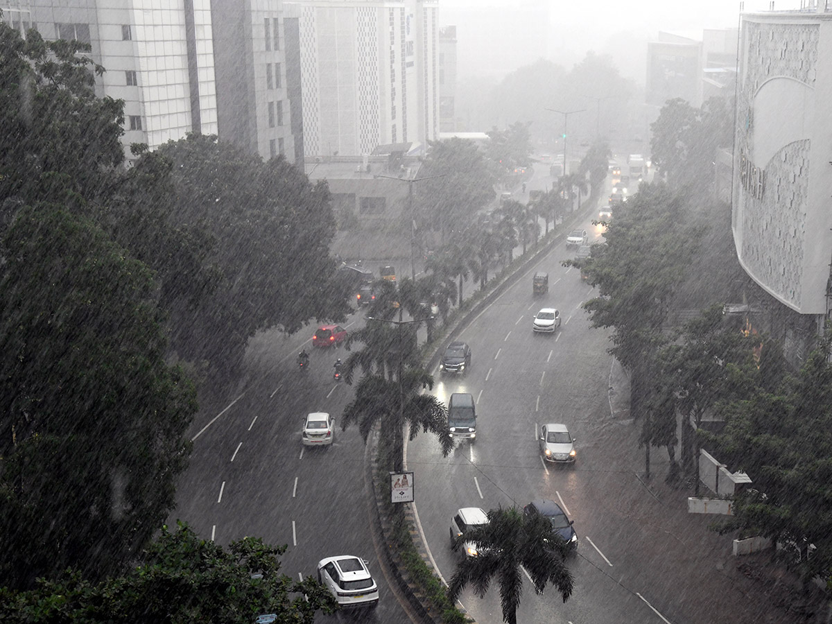 Heavy rains in Hyderabad 2025 Photos1