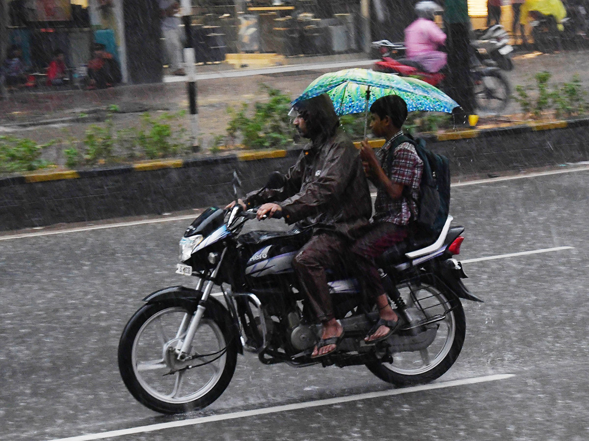 Heavy rains in Hyderabad 2025 Photos3