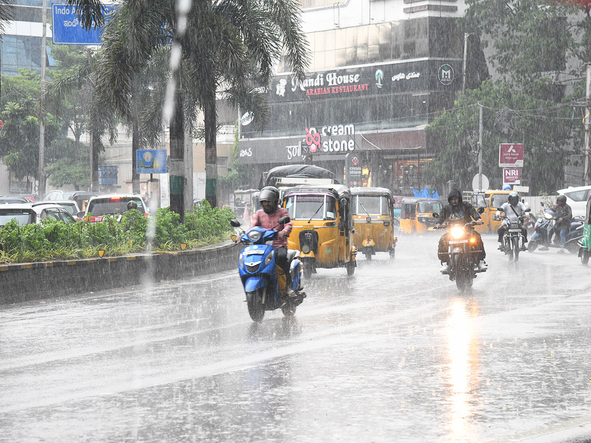 Heavy rains in Hyderabad 2025 Photos4