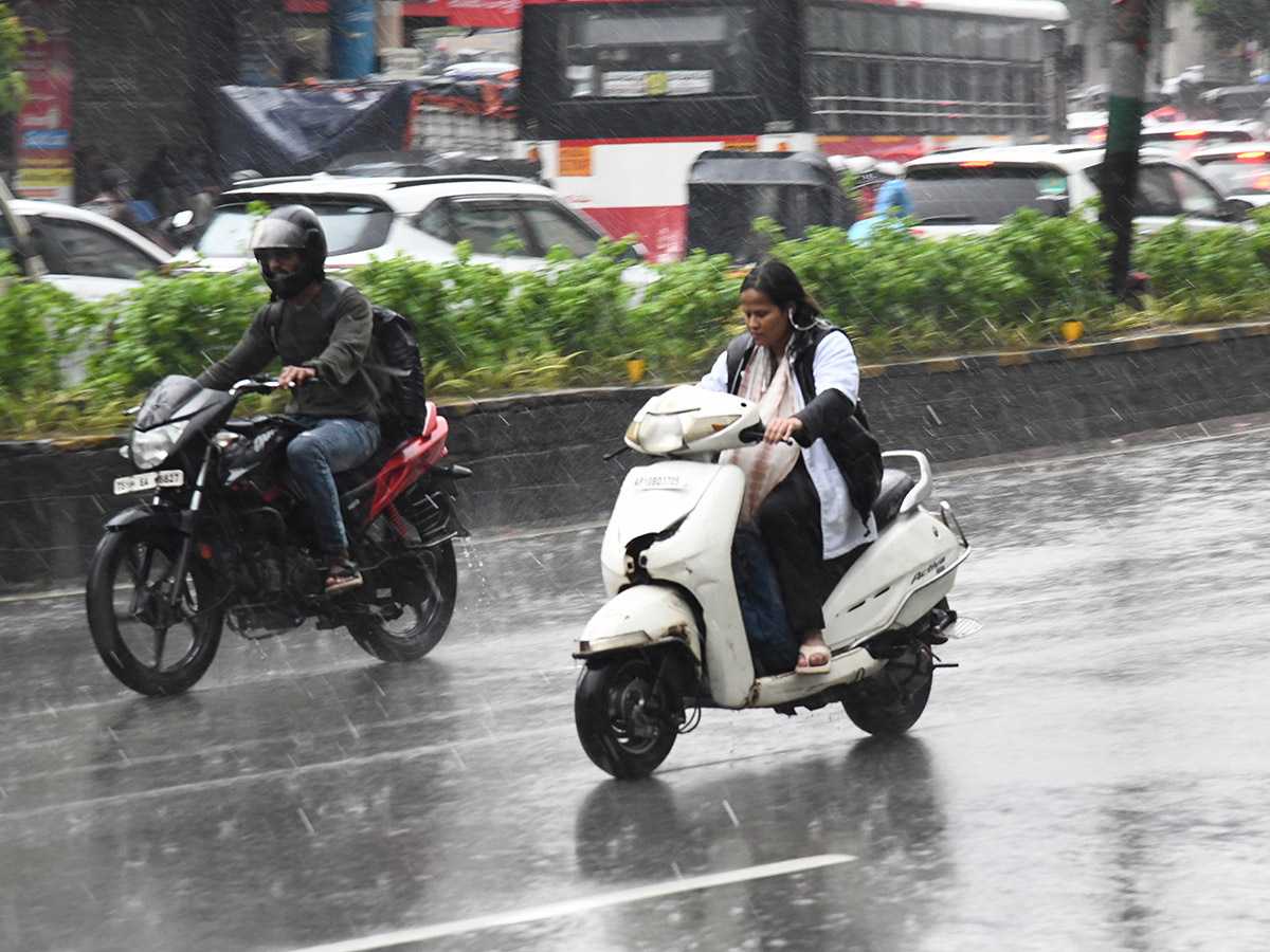 Heavy rains in Hyderabad 2025 Photos5