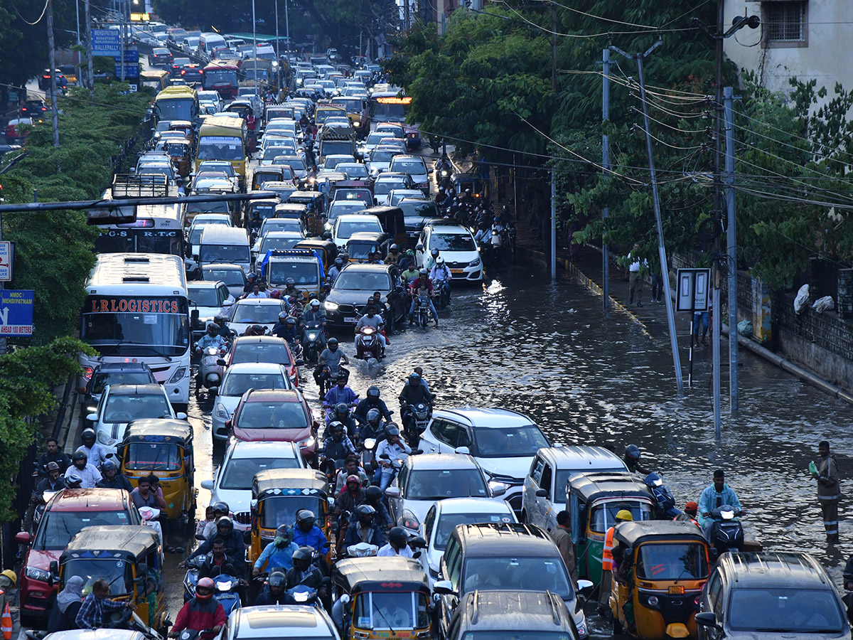 Heavy rains in Hyderabad 2025 Photos8