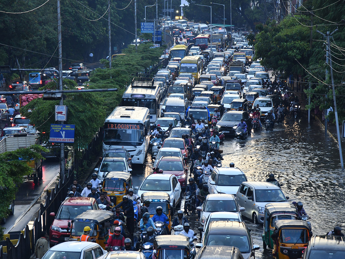 Heavy rains in Hyderabad 2025 Photos9