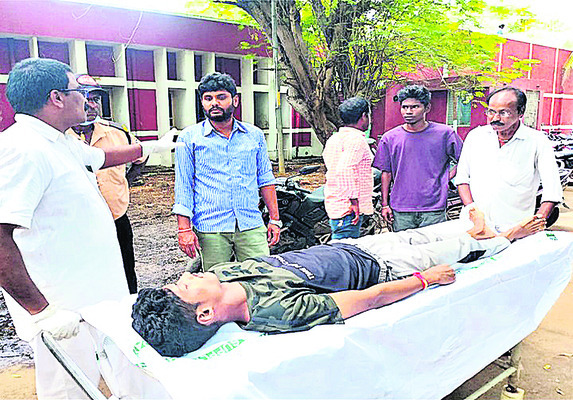 మరో నాలుగు బార్లకు అనుమతి 1