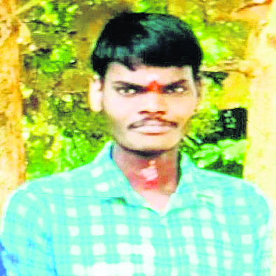 ట్రాక్టర్ మీదపడి యువకుడి మృతి1