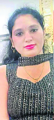 భర్త వేధింపులు.. భార్య ఆత్మహత్య 1