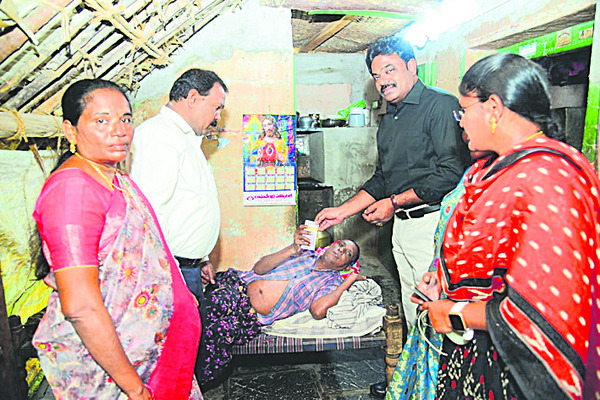 పొదుపు మహిళలను లక్షాధికారులను చేయడమే లక్ష్యం 1
