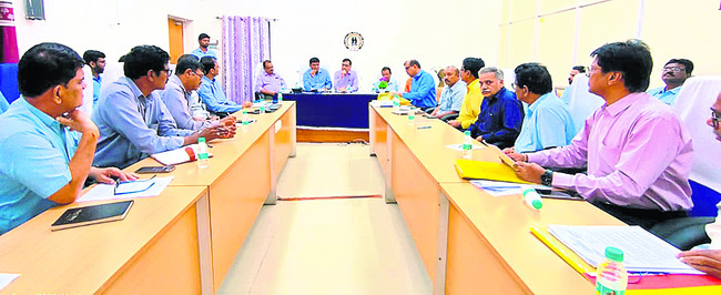 లోతట్టు ప్రాంతాలు.. డ్రైనేజీ నిర్మాణంతో ఇబ్బందులు4
