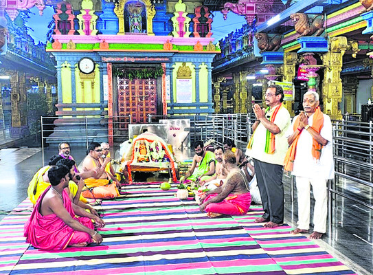 మద్దిలో పవిత్రోత్సవాలు ప్రారంభం
1