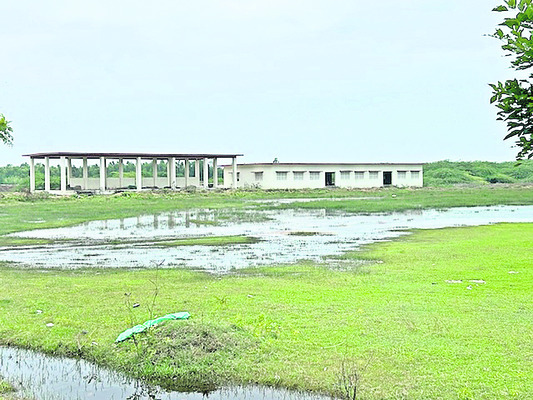 ఆక్రమణల చెరలో ‘పోర్టుల్యాండ్’..? 1
