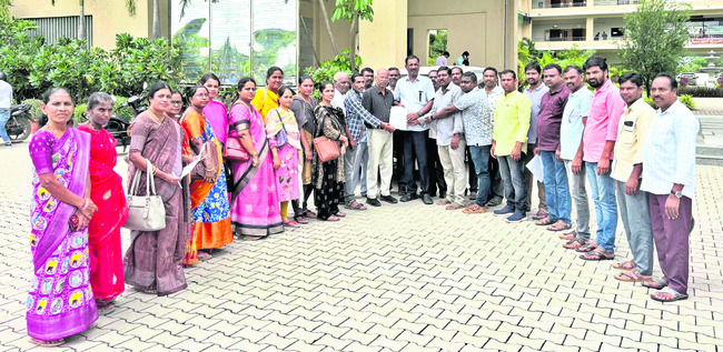 ప్రజావాణి అర్జీలకు ప్రాధాన్యత ఇవ్వాలి 2