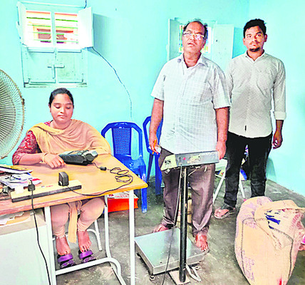 రాజీనామా బాటలో రేషన్ డీలర్లు! 1