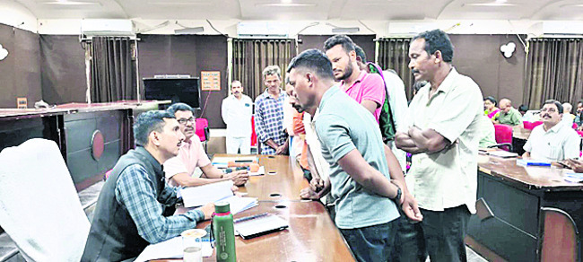 వినతులపై తక్షణమే స్పందించాలి1
