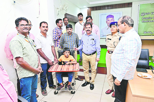 ప్రజా సమస్యలపై అలసత్వం తగదు 1
