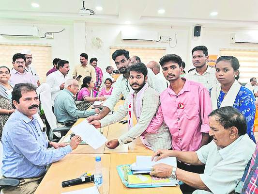 ప్రజా సమస్యలపై అలసత్వం తగదు 2