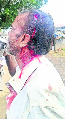 టీడీపీ వర్గీయుల దౌర్జన్యం1