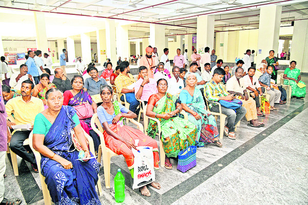 సచివాలయం నుంచి కలెక్టరేట్కు..
1