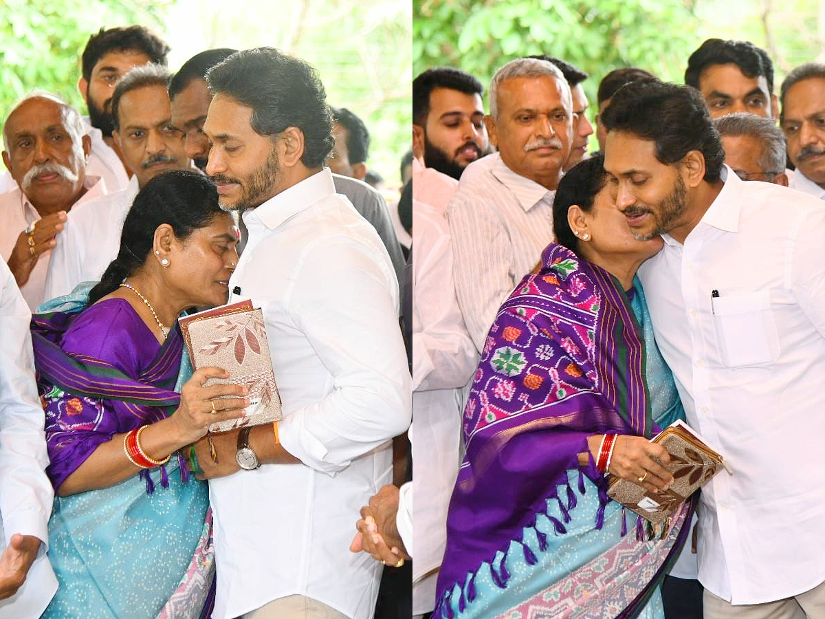 ఇడుపులపాయ వైఎస్సార్ ఘాట్ వద్ద వైఎస్‌ జగన్‌ నివాళులు (ఫోటోలు) | YSRCP ...