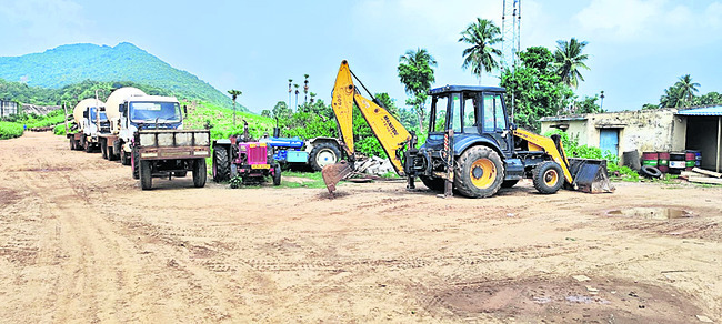 నిలిచిన పోలవరం పనులు 2