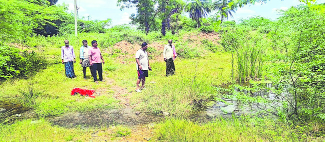 శ్మశానానికి స్థలం చూపించాలని నిరసన 1