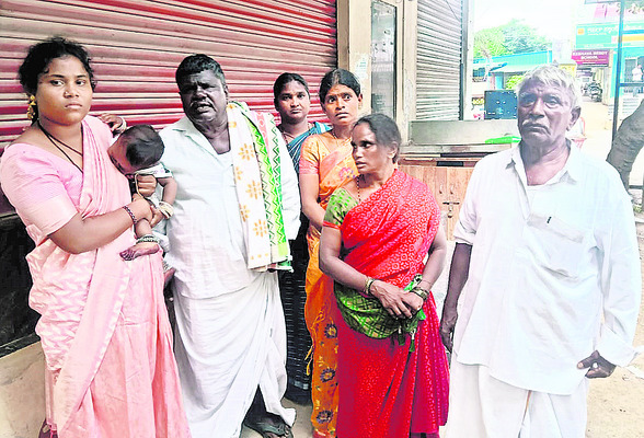 కుటుంబాన్ని మట్టుబెట్టే యత్నం! 2