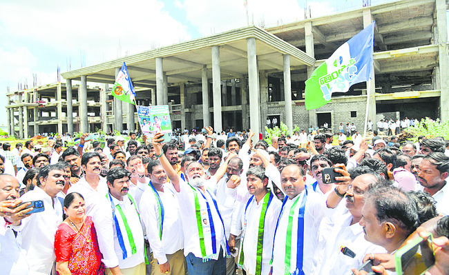 వైద్యం అందని ద్రాక్ష1
