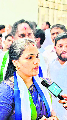 ప్రైవేటీకరిస్తే ఊరుకోం 3