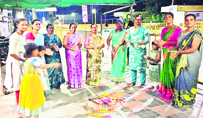 పబ్లిక్ ప్లీడర్గా నక్క సంధ్యారాణి
2