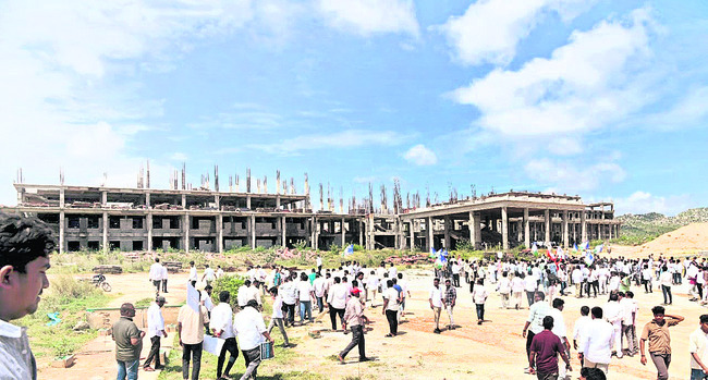 మెడికలపై ఉక్కుపిడికిలి 3