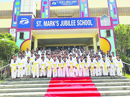 జిల్లాస్థాయి పోటీలకు విద్యార్థినుల ఎంపిక 
1