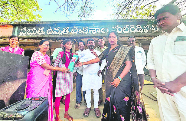 జిల్లాస్థాయి పోటీలకు విద్యార్థినుల ఎంపిక 
2