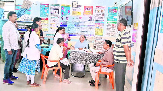 స్పెషలిస్ట్‌ వైద్యులతో  పరీక్షలు చేయించాలి1