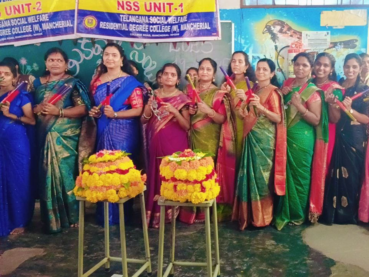 Bathukamma Celebrations In Telangana 2025 Photos11