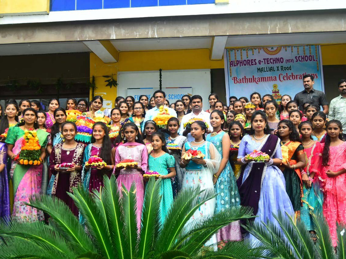 Bathukamma Celebrations In Telangana 2025 Photos4