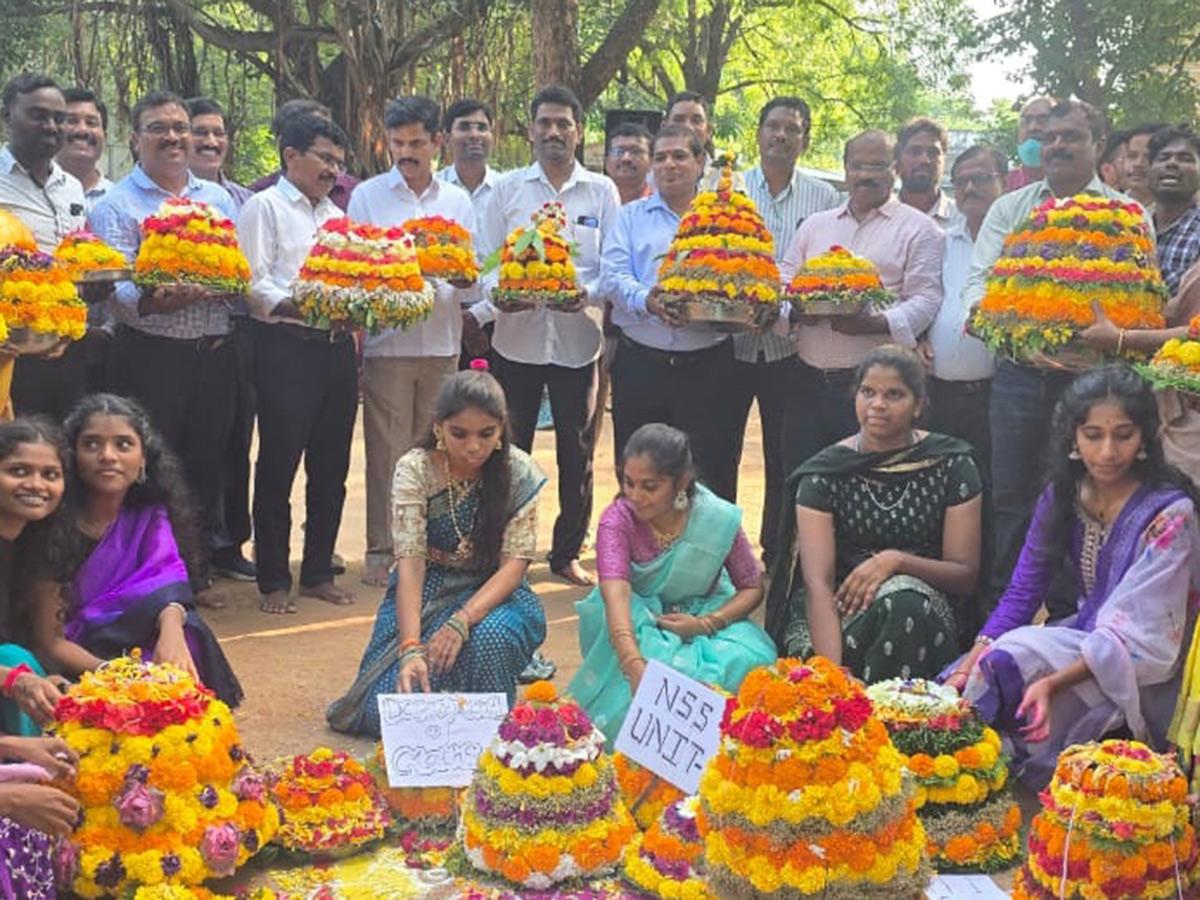 Bathukamma Celebrations In Telangana 2025 Photos7