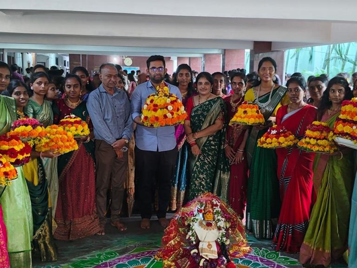 Bathukamma Celebrations In Telangana 2025 Photos8