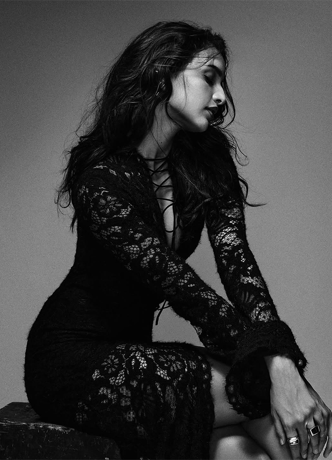 Bollywood Actress Triptii Dimri Viral Photos Gose5