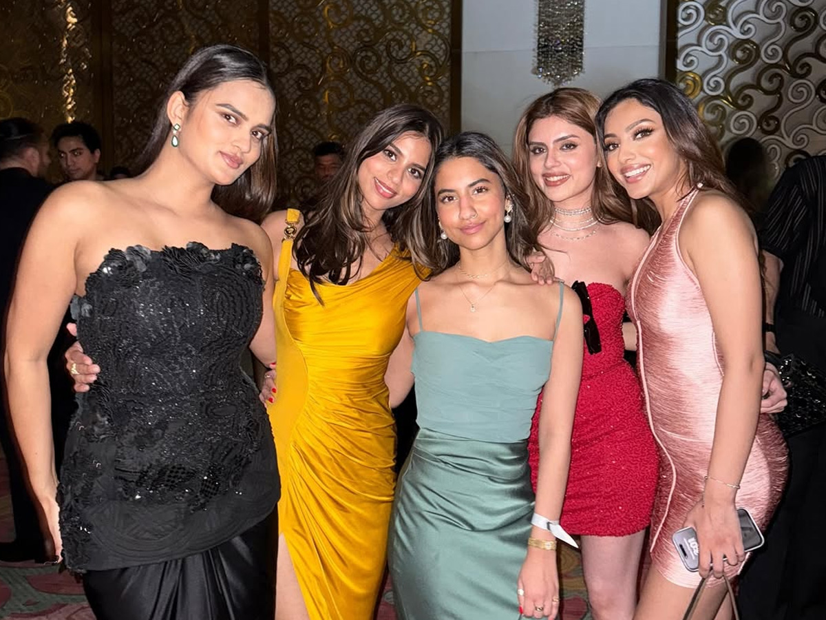 Bollywood Celebreties Attend The Bad Boys of Bollywood Premier Show Photos11