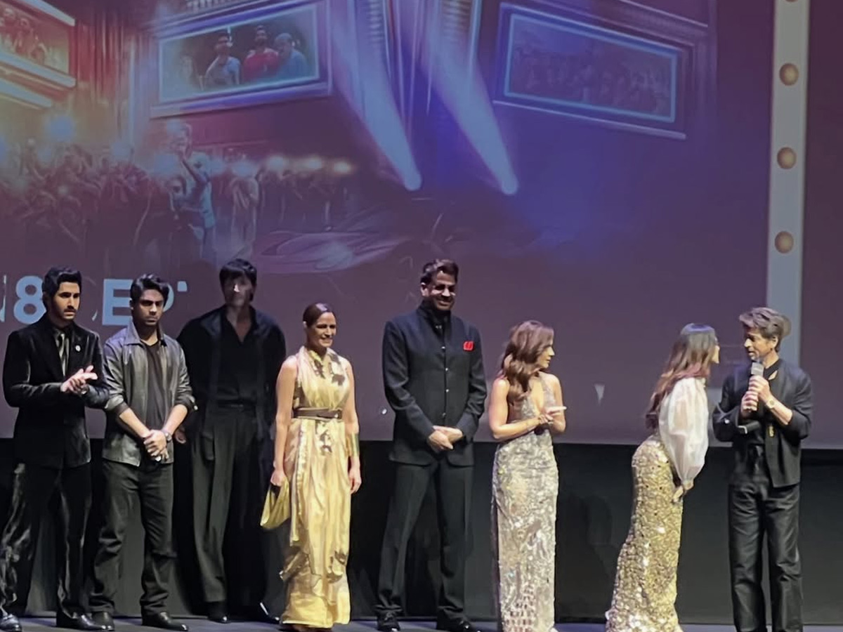 Bollywood Celebreties Attend The Bad Boys of Bollywood Premier Show Photos13