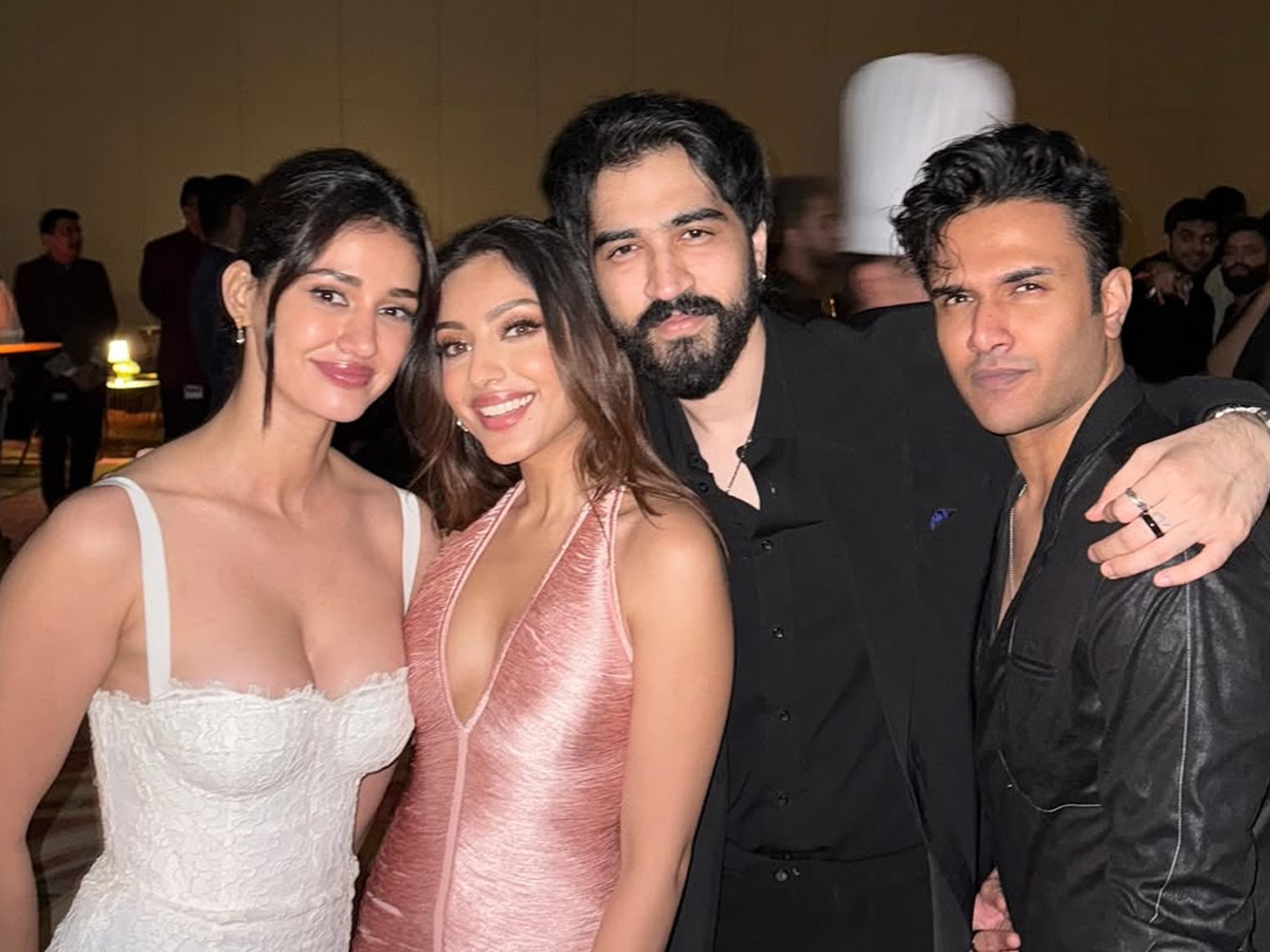Bollywood Celebreties Attend The Bad Boys of Bollywood Premier Show Photos4