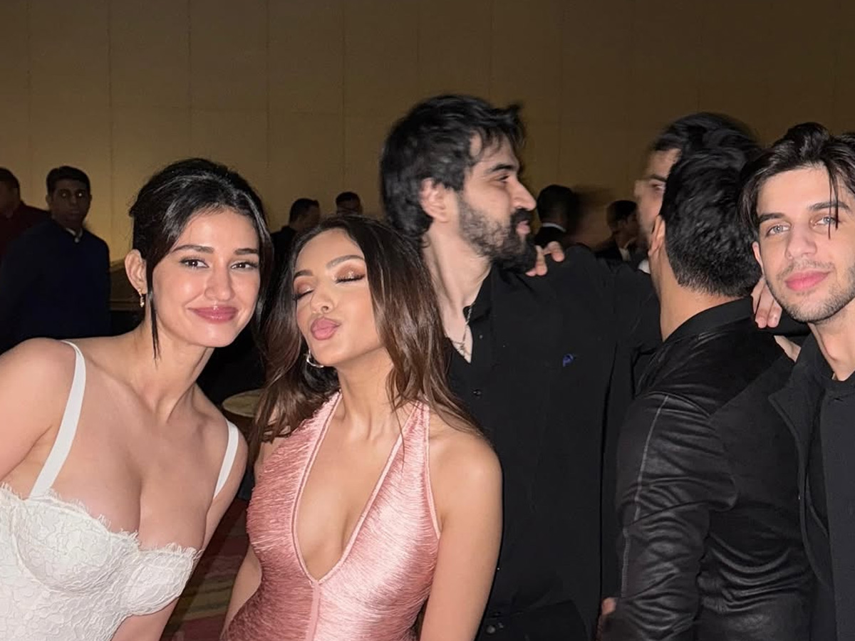 Bollywood Celebreties Attend The Bad Boys of Bollywood Premier Show Photos5