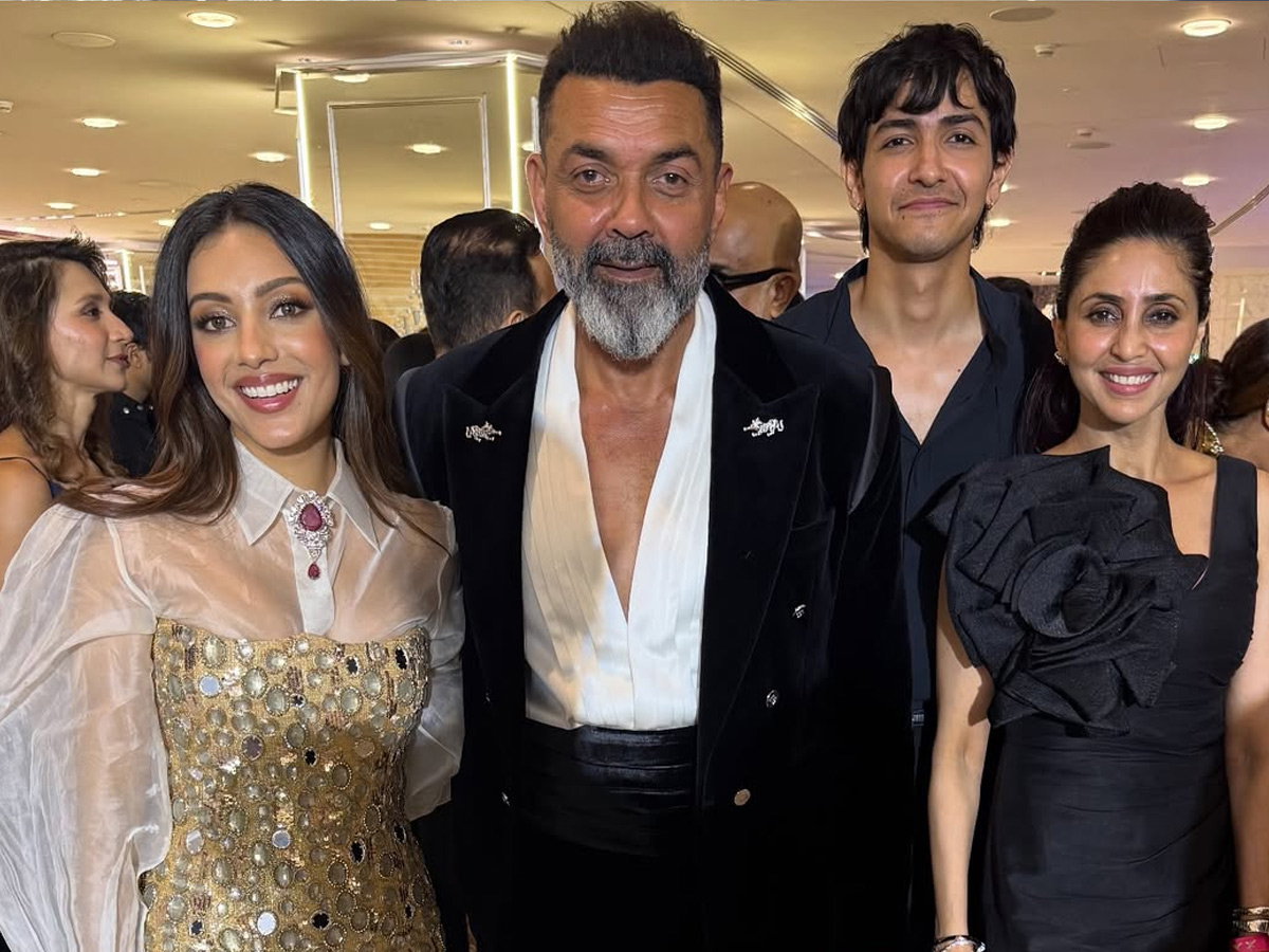 Bollywood Celebreties Attend The Bad Boys of Bollywood Premier Show Photos8