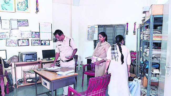 కేజీబీవీలో అర్ధరాత్రి అలజడి 1