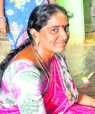 కుటుంబ కలహాలతో భార్య హత్య1