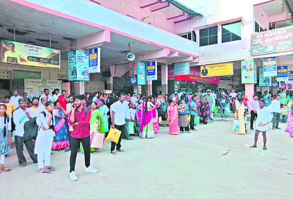 ఇళ్లకు పయనం1