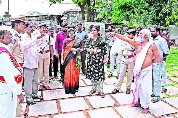 బతుకమ్మ వేడుకల్ని  ప్రతిష్టాత్మకంగా నిర్వహిస్తాం1