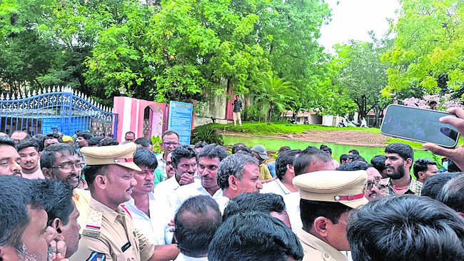 ఆర్టీపీపీలో యూనియన్ల మధ్య ఘర్షణ1