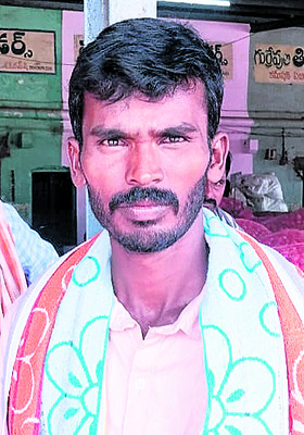 పరిహారం పెంచాలి 
1